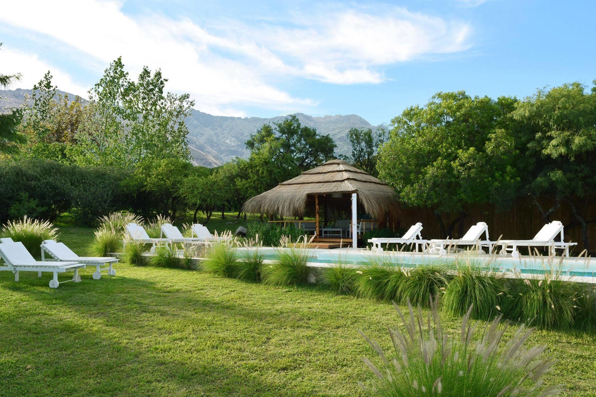 Hotel Las Dalias Villa de las Rosas Exterior foto